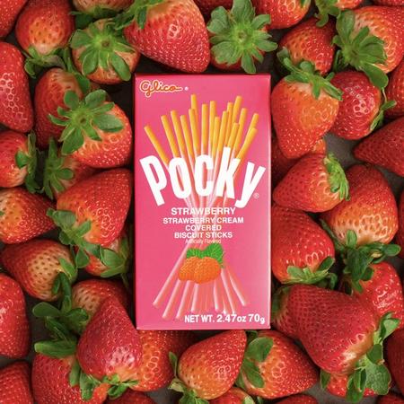 GLICO POCKY STRAWBERRY CREAM 2.47OZ     